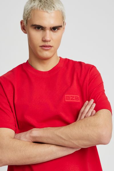 T-shirt broderie poitrine