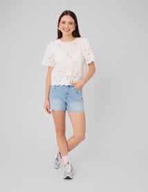 Short en denim brod&eacute;