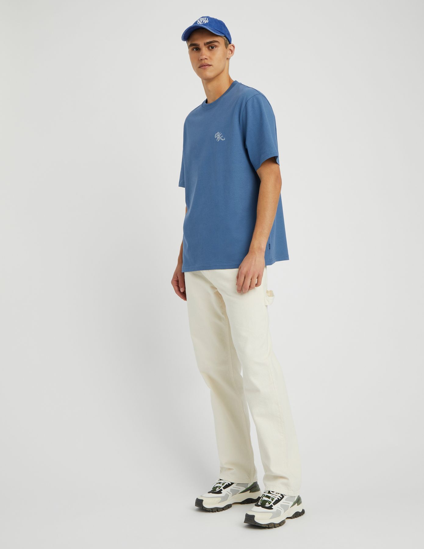 T-shirt broderie poitrine