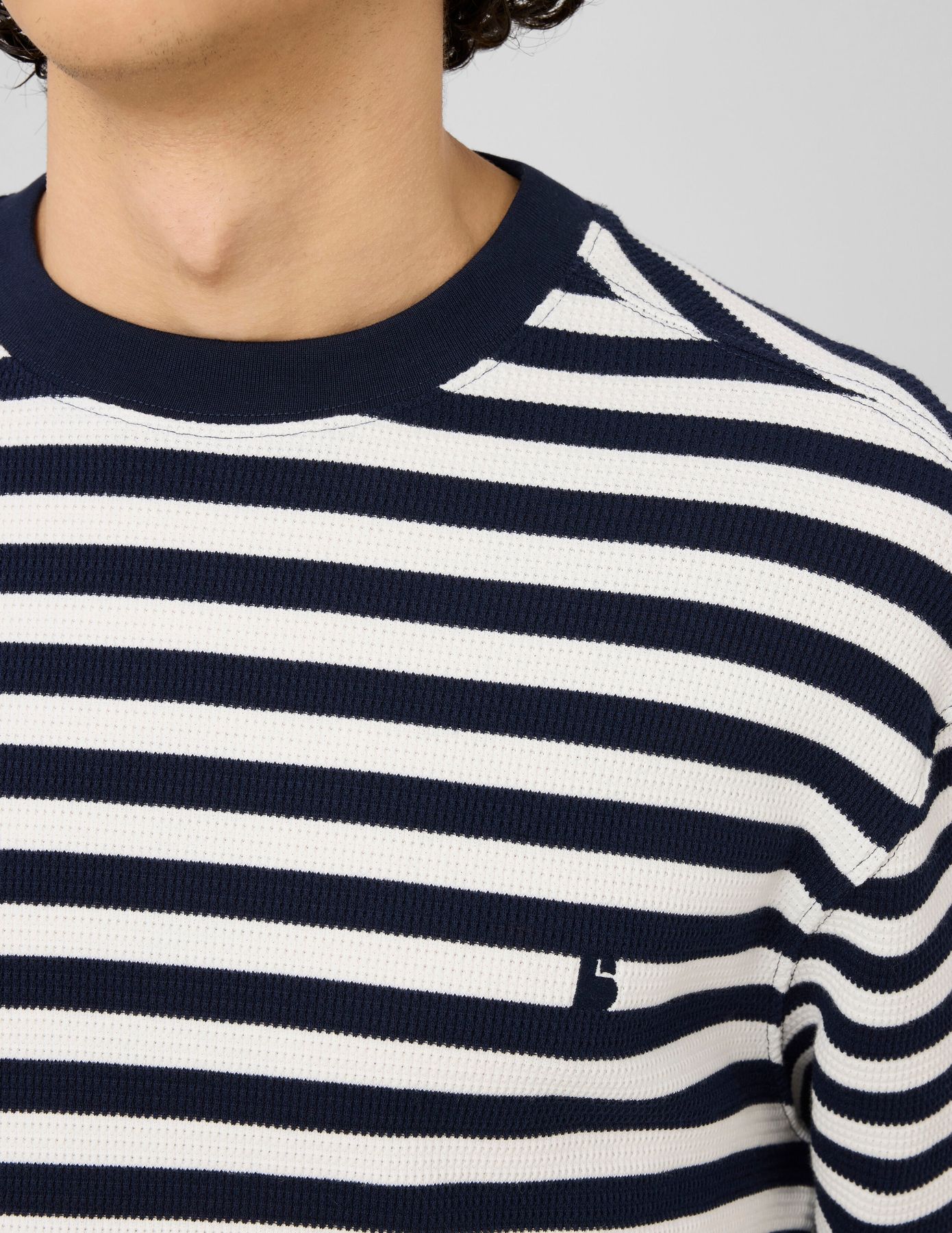 T-shirt marini&egrave;re mati&egrave;re gaufr&eacute;e