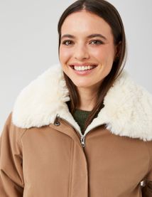 Blouson col mati&egrave;re duveteuse