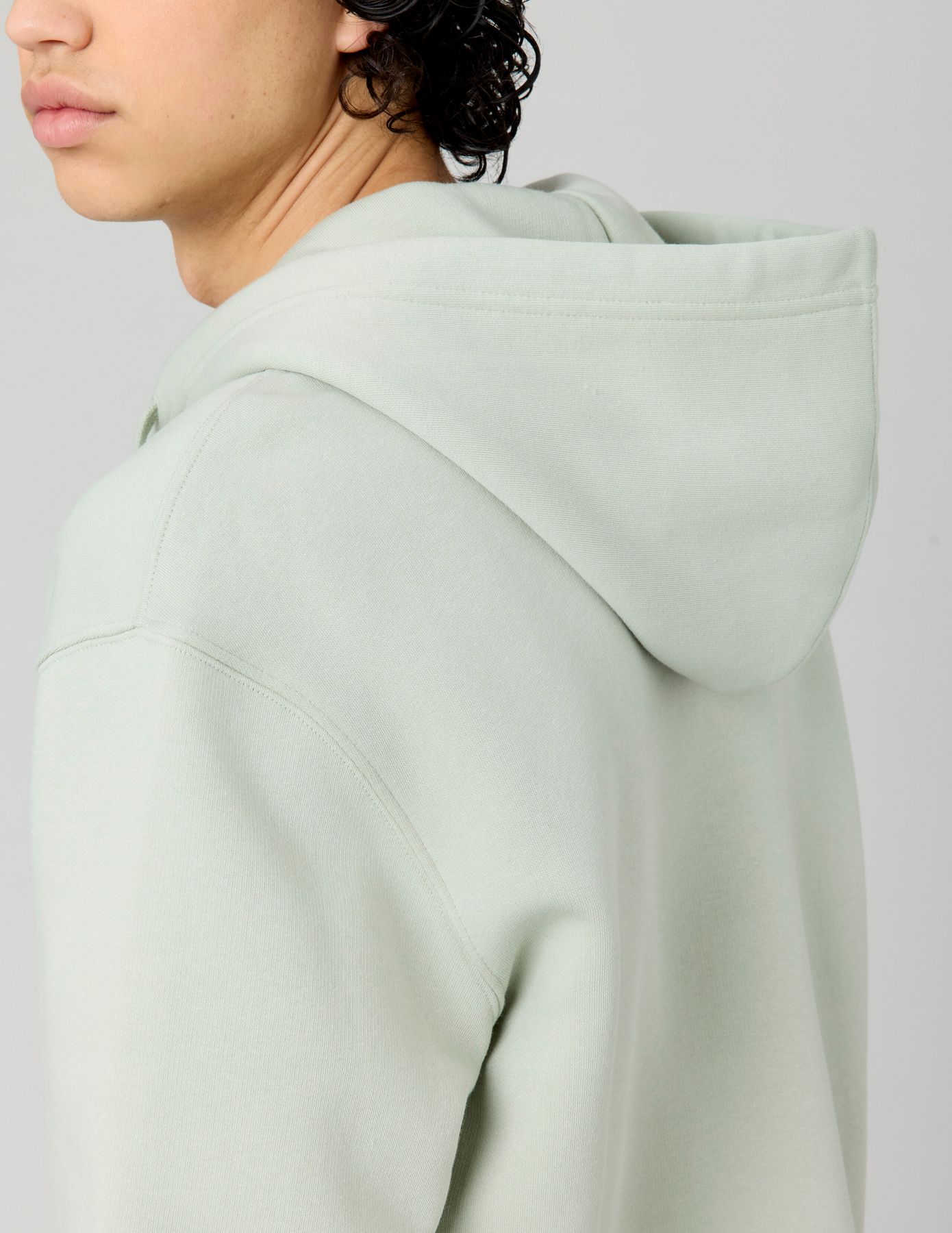 Sweat zippé à capuche