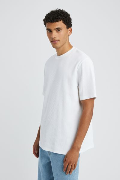 T-shirt structur&eacute; c&ocirc;tes