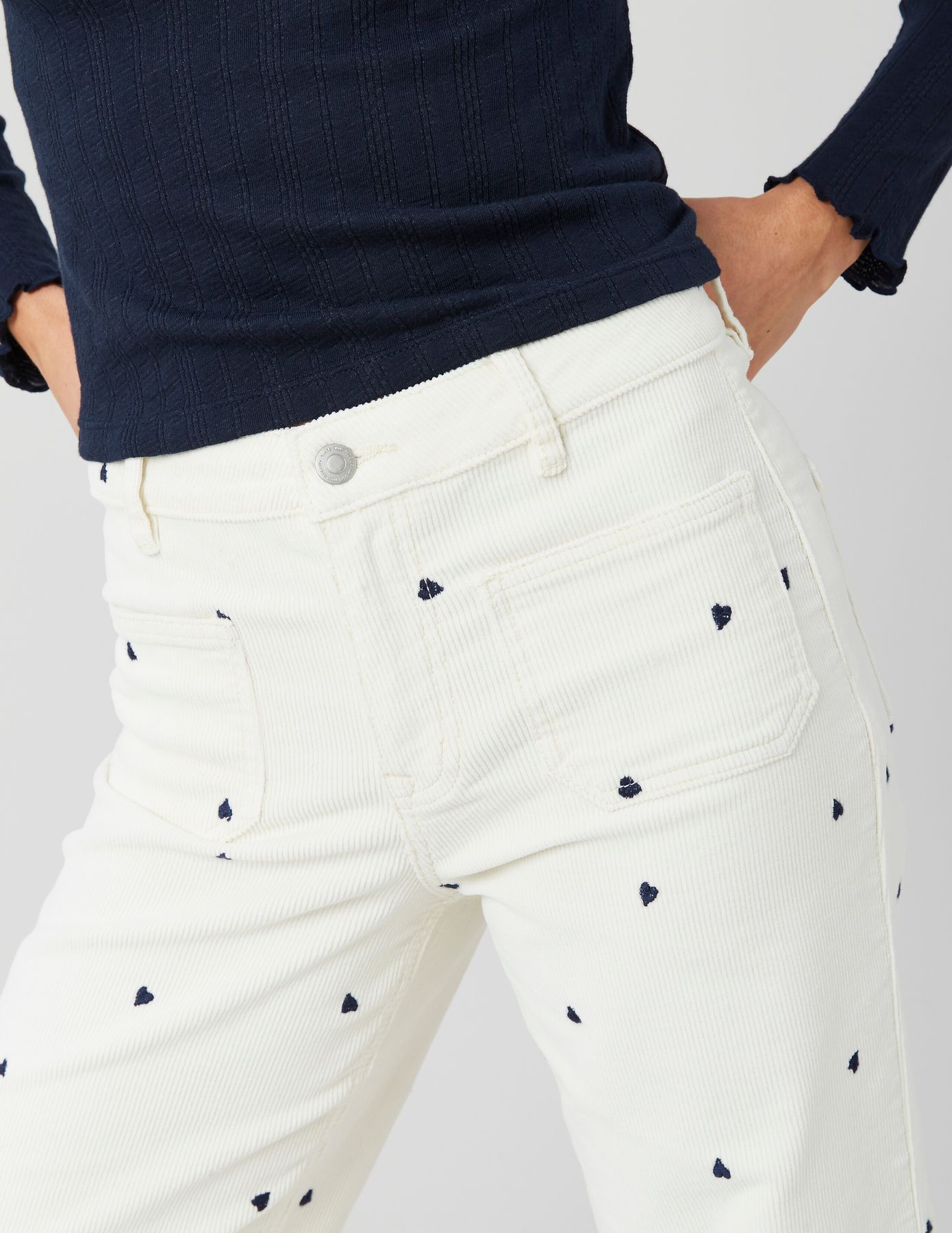 Pantalon velours brodé coeur