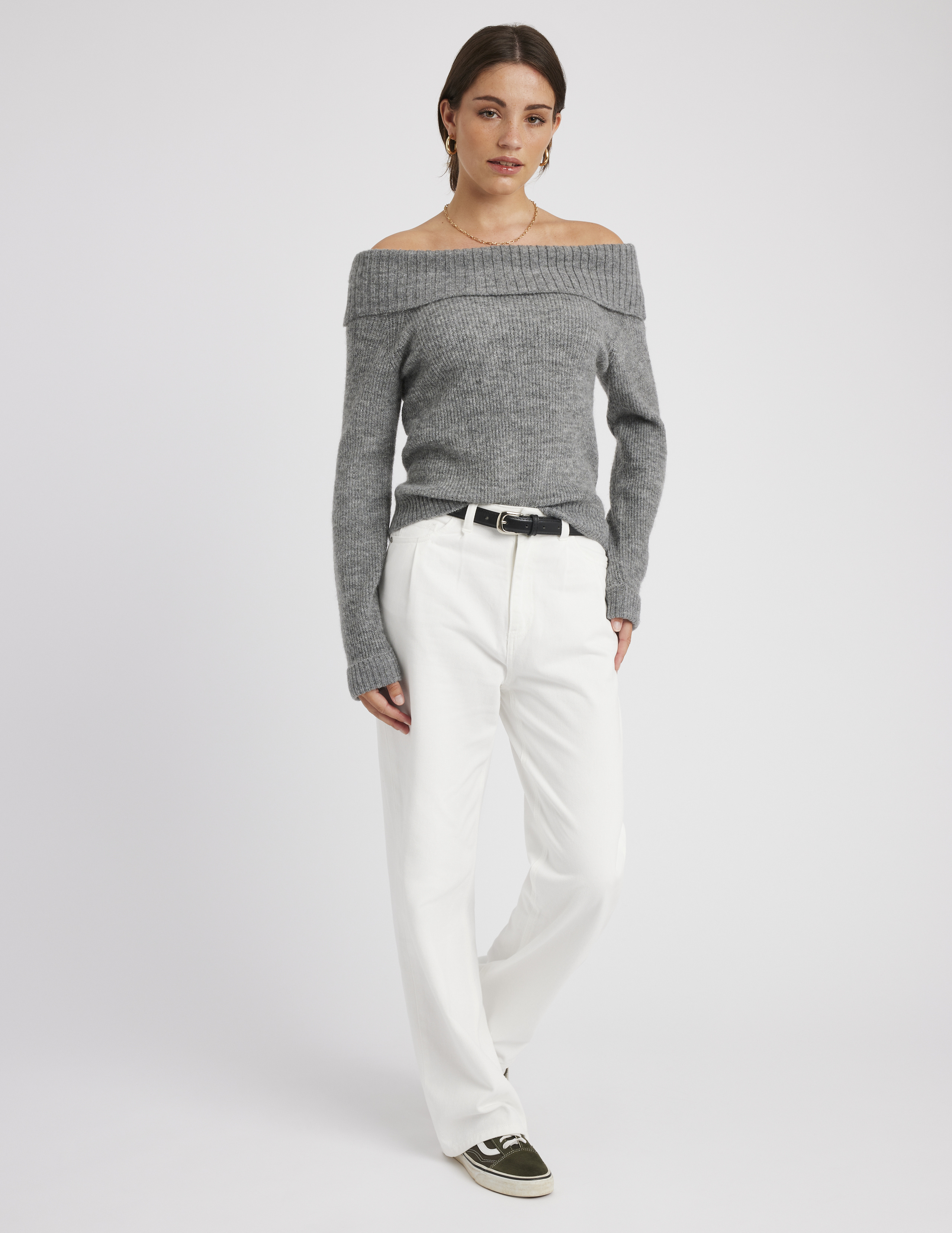 Pull &eacute;paules d&eacute;nud&eacute;es