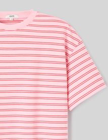 T-shirt ray&eacute; et imprim&eacute;