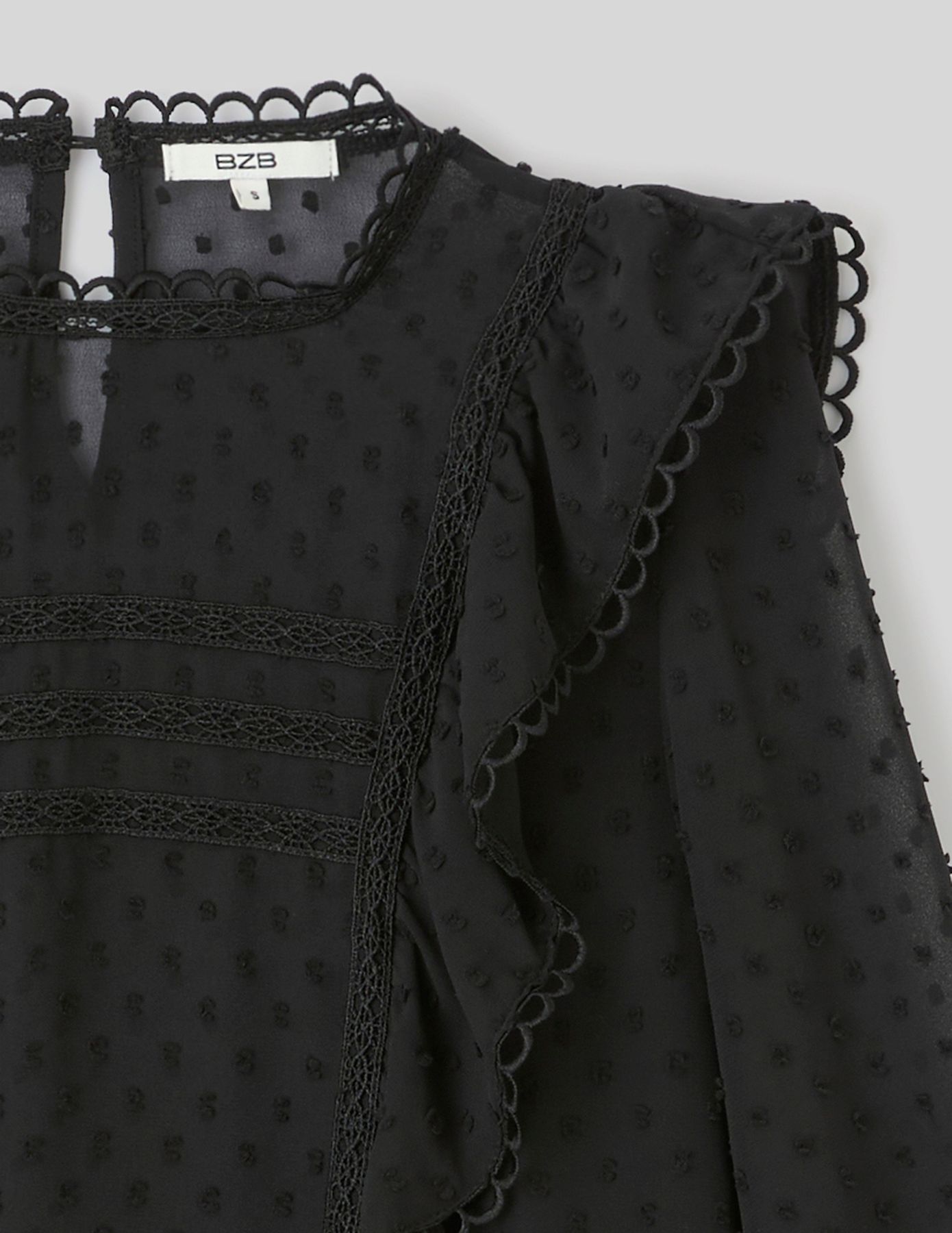 Blouse plumetis volant&eacute;e