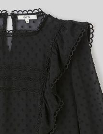 Blouse plumetis volant&eacute;e