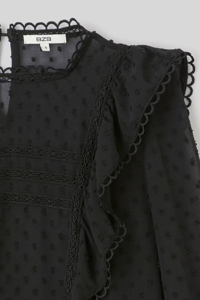 Blouse plumetis volant&eacute;e