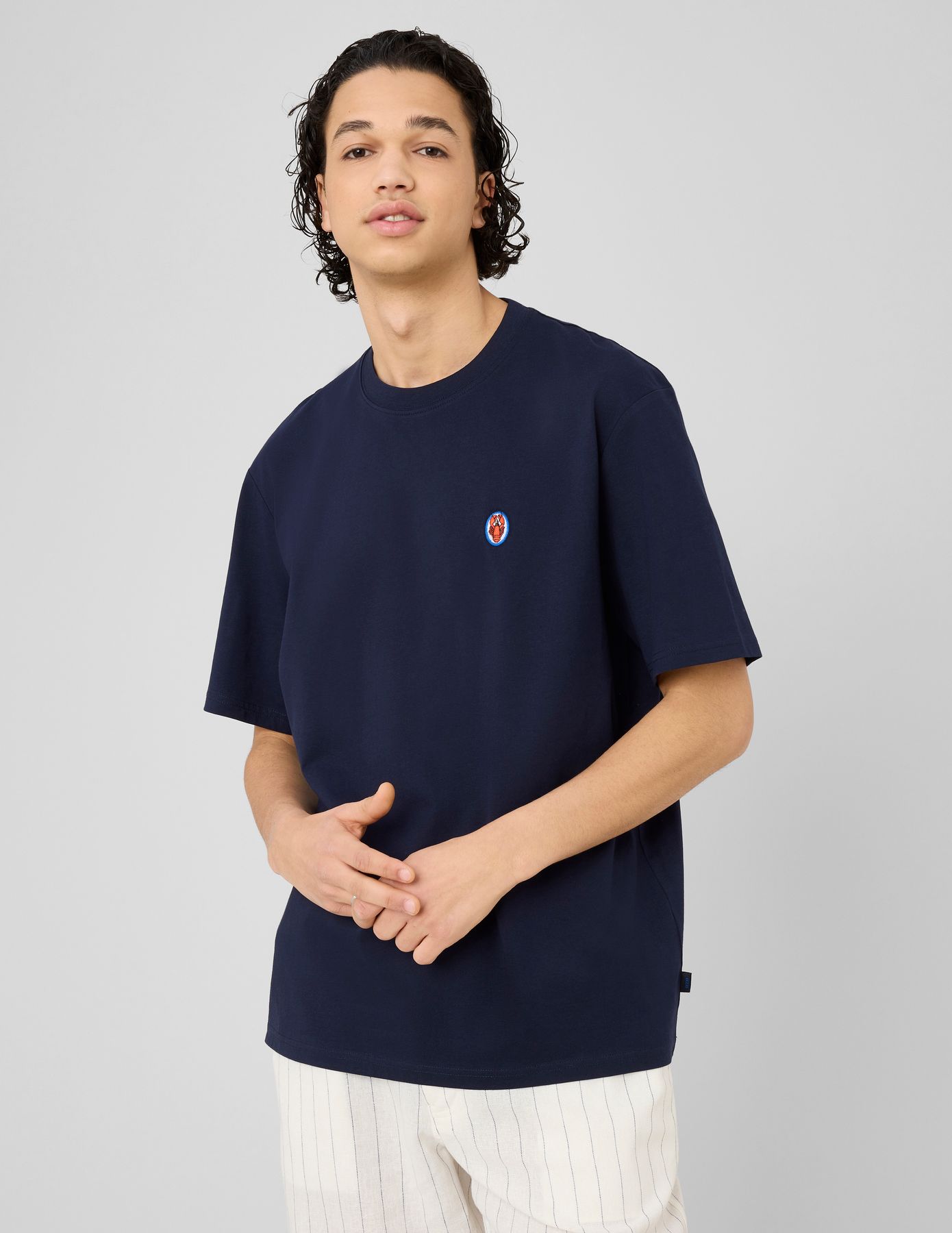 T-shirt broderie poitrine