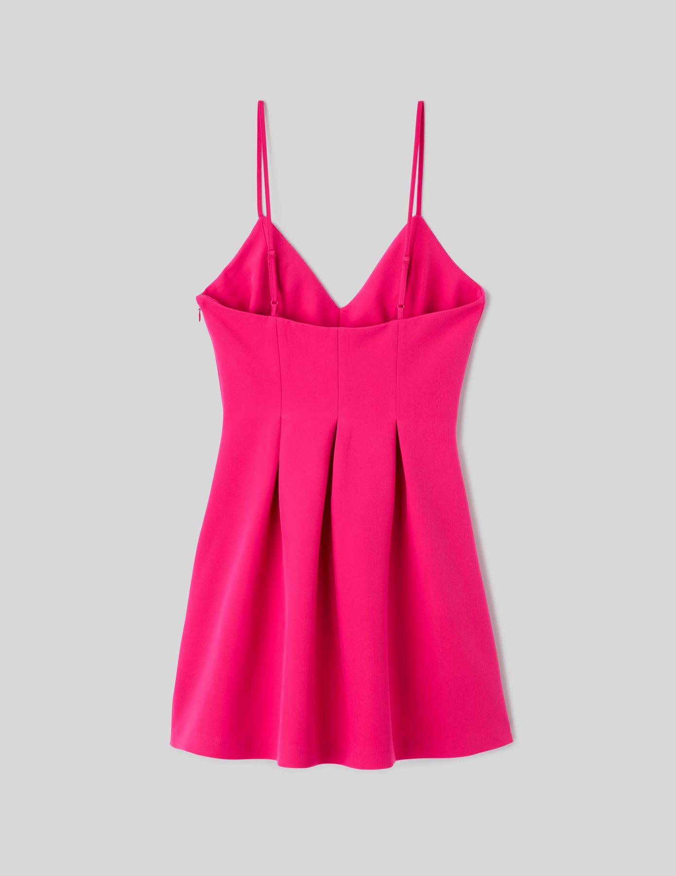 Robe courte &agrave; fines bretelles