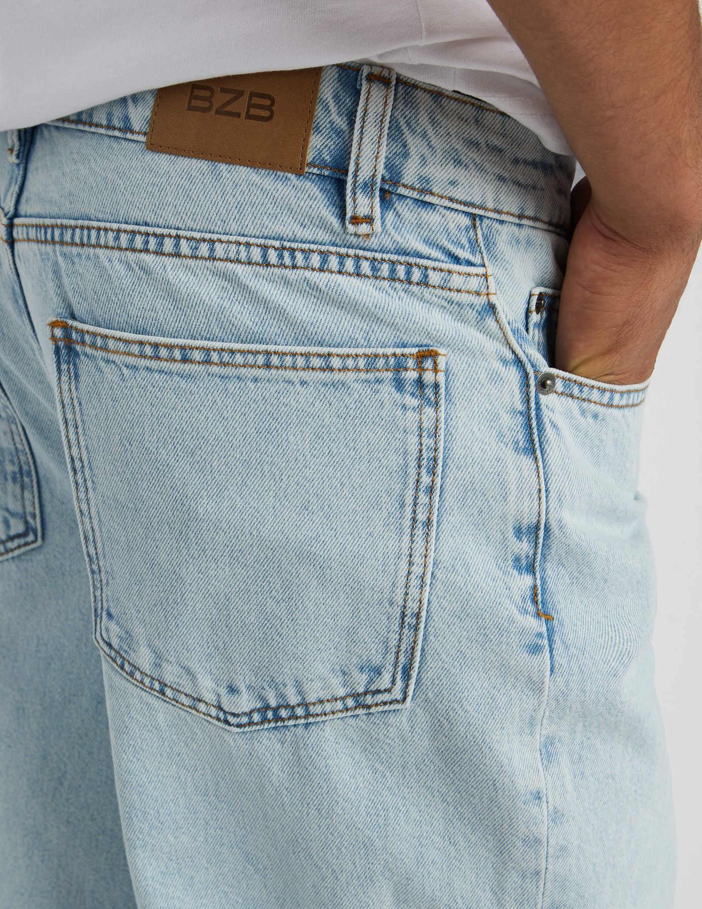 Jean loose bleach
