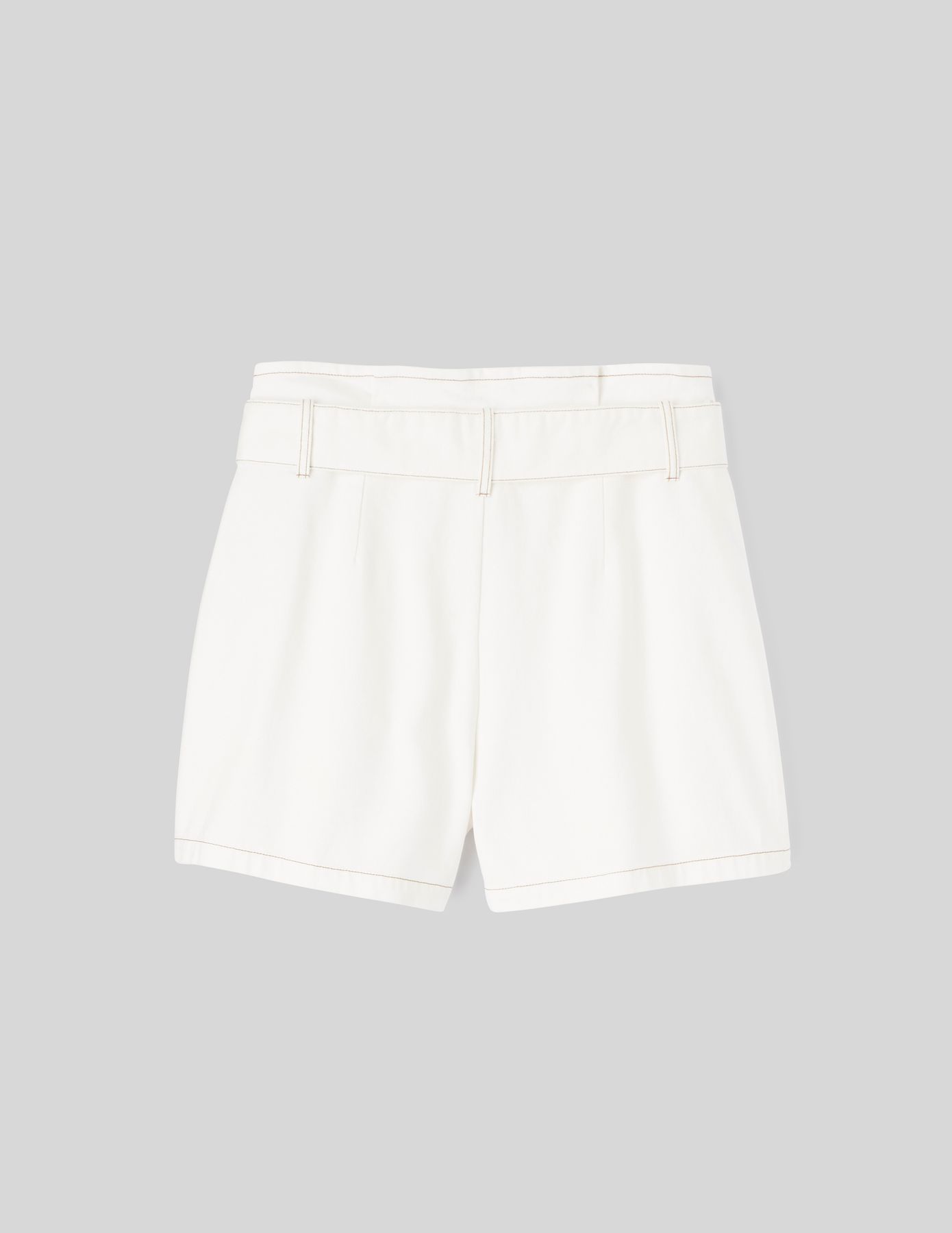 Short avec ceinture