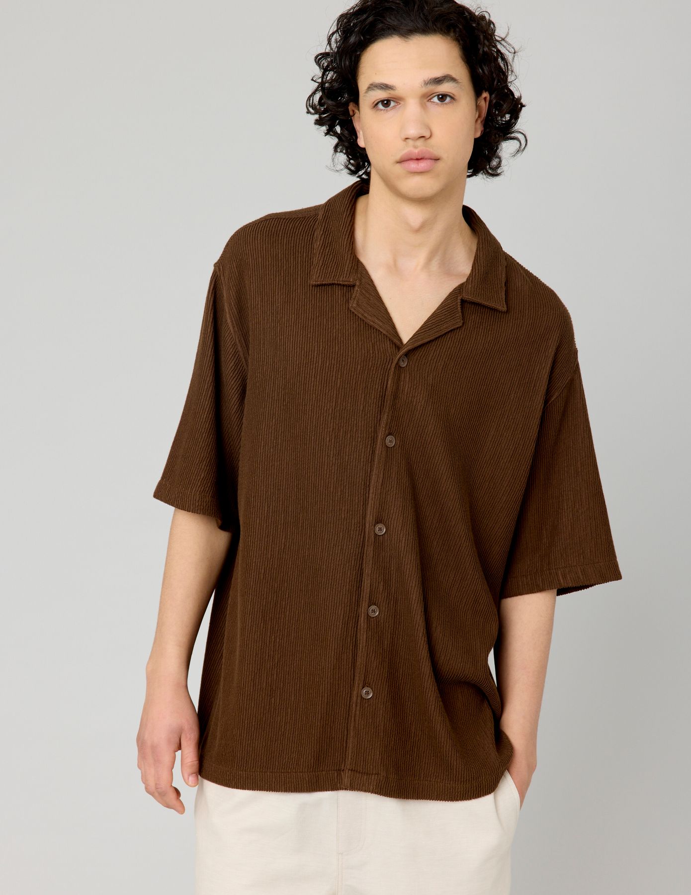 Chemise manches courtes plissée