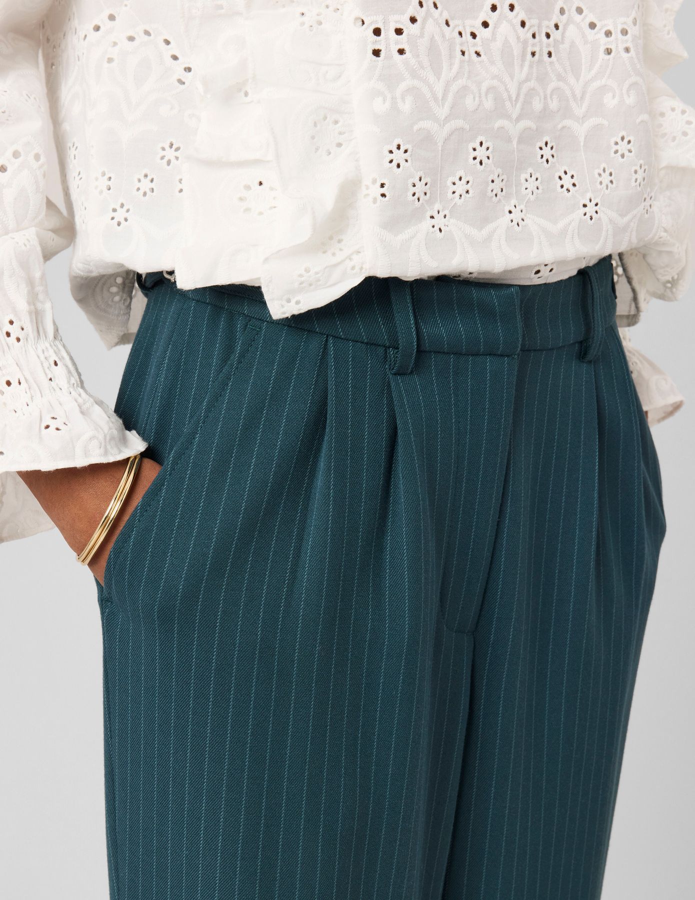 Pantalon tailleur en polyester recycl&eacute;