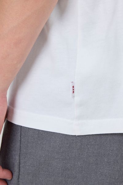 T-shirt broderie poitrine