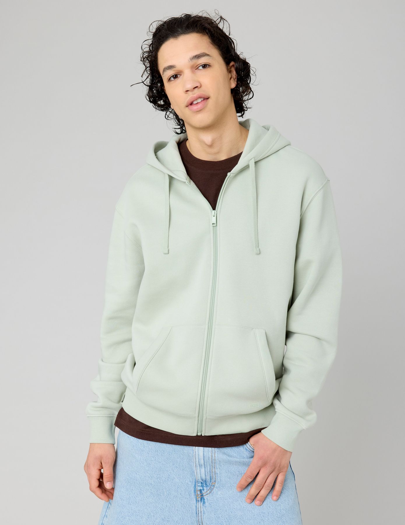 Sweat zippé à capuche