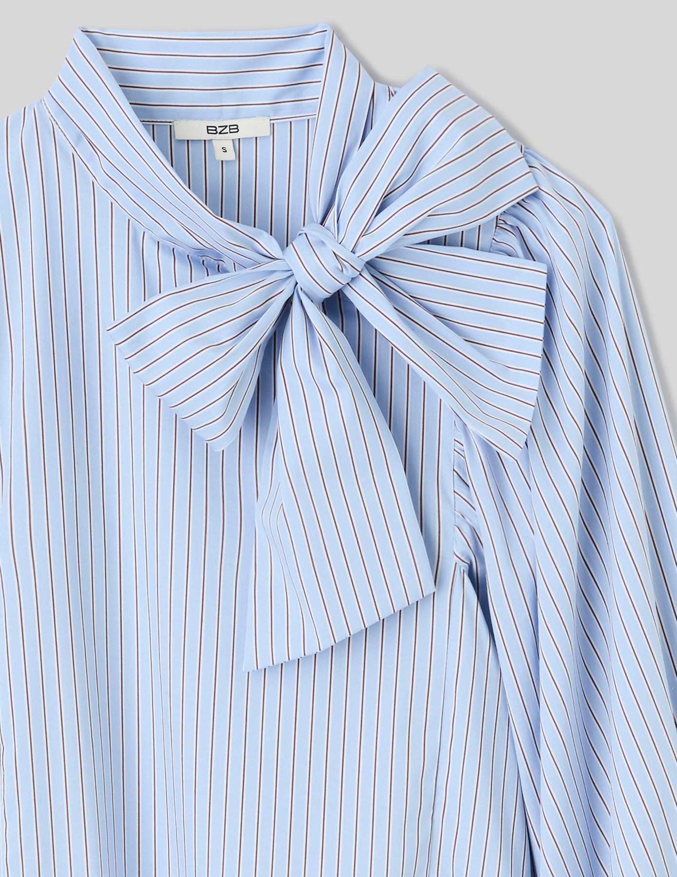 Blouse ray&eacute;e &agrave; n&oelig;ud