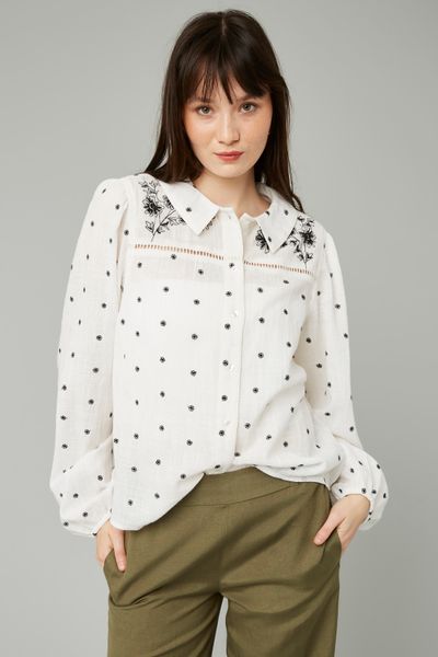 Blouse brodée