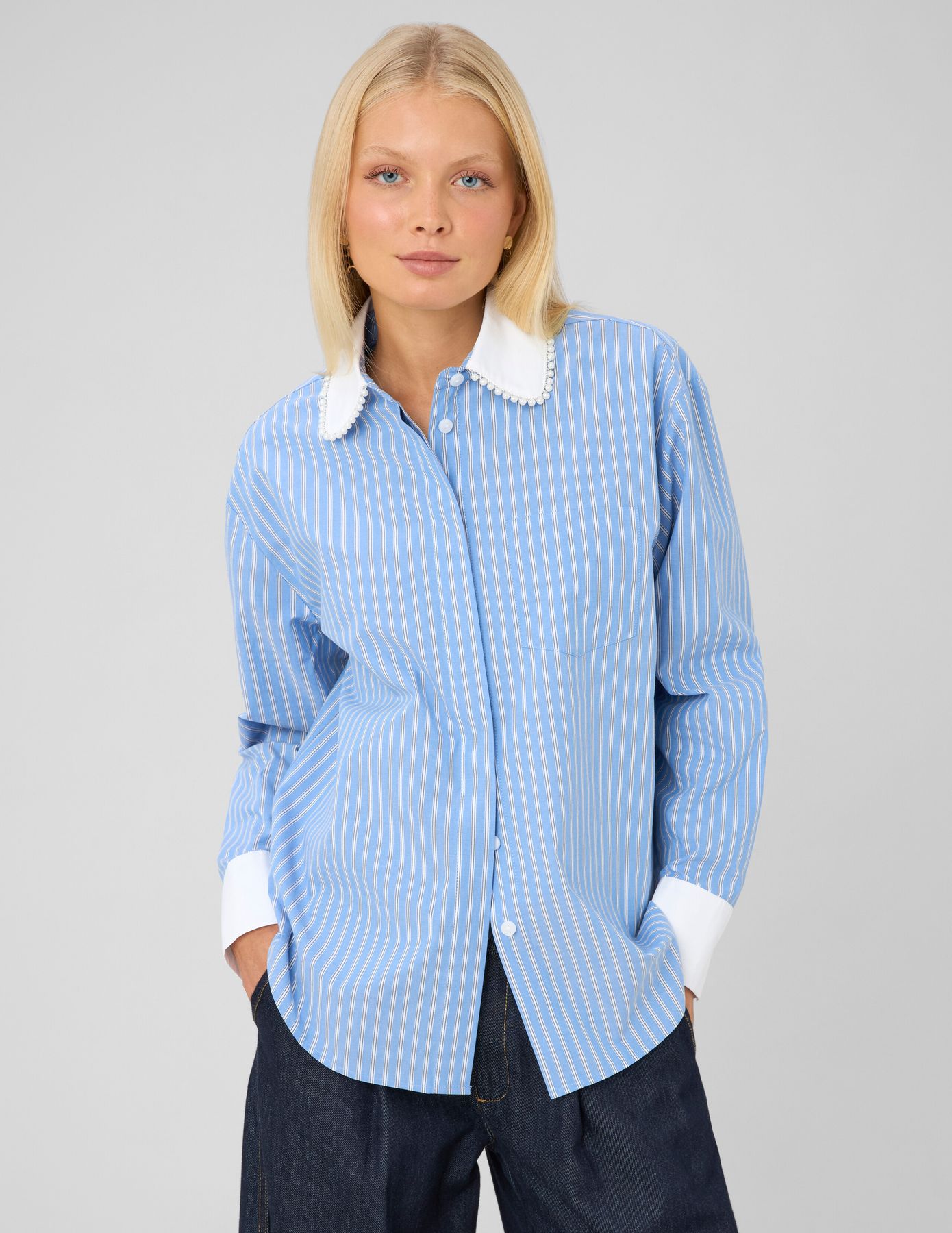 Chemise ray&eacute;e perles