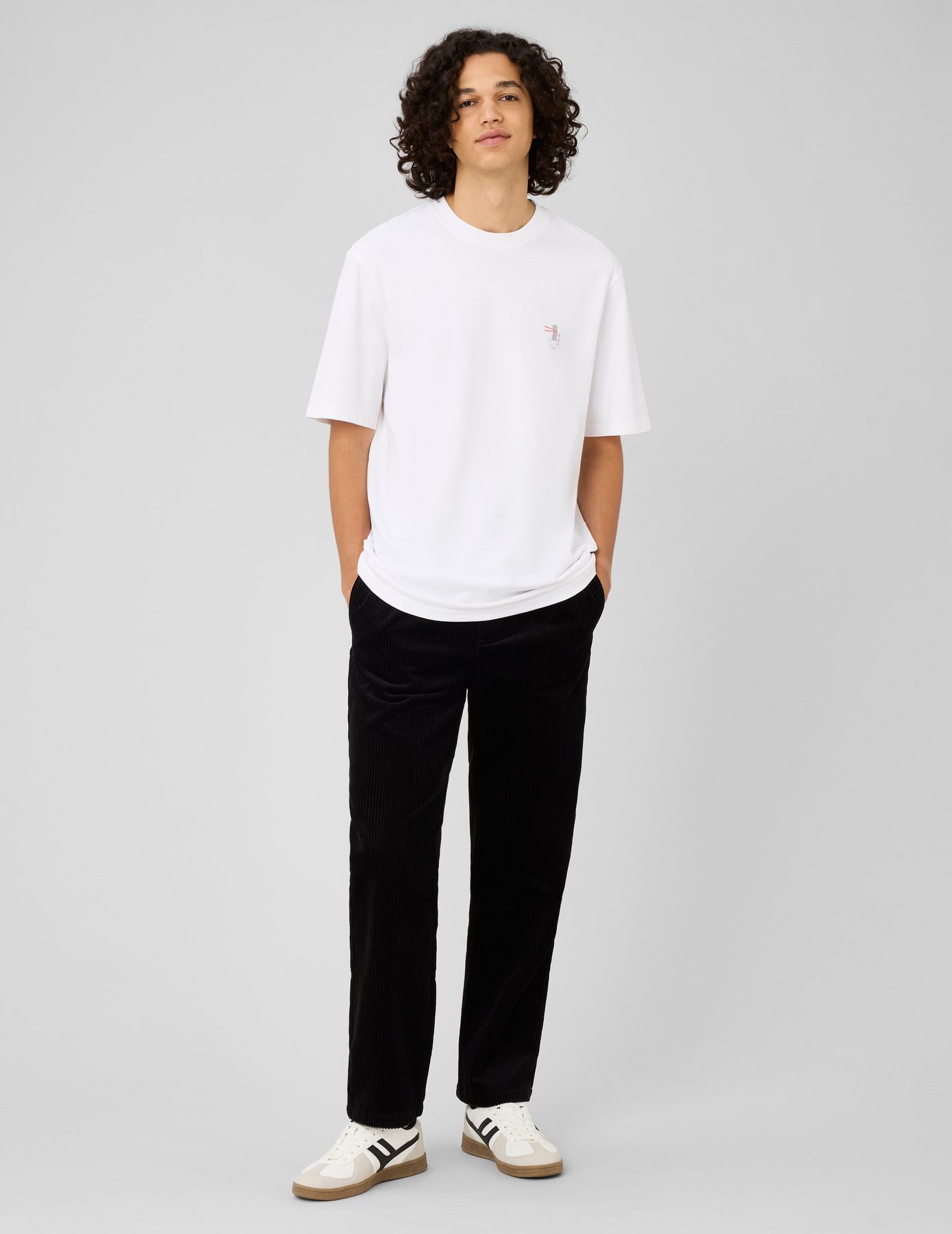 Pantalon velours c&ocirc;tel&eacute;