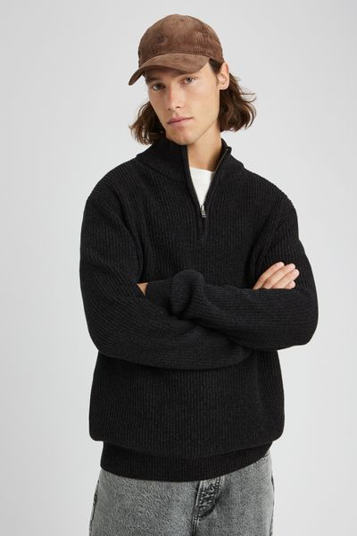 Pull col montant zipp&eacute;