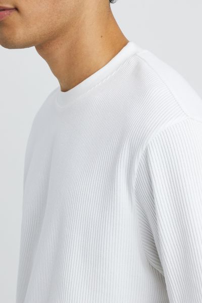T-shirt structur&eacute; c&ocirc;tes