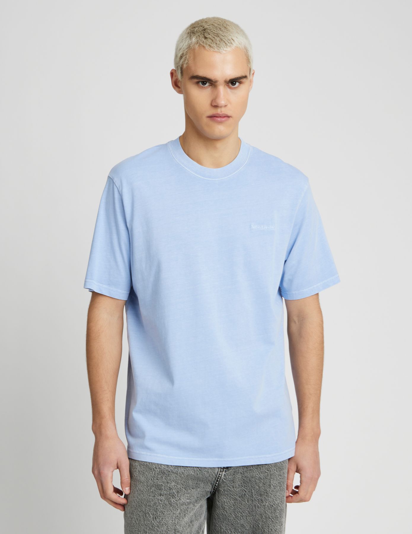 T-shirt broderie poitrine