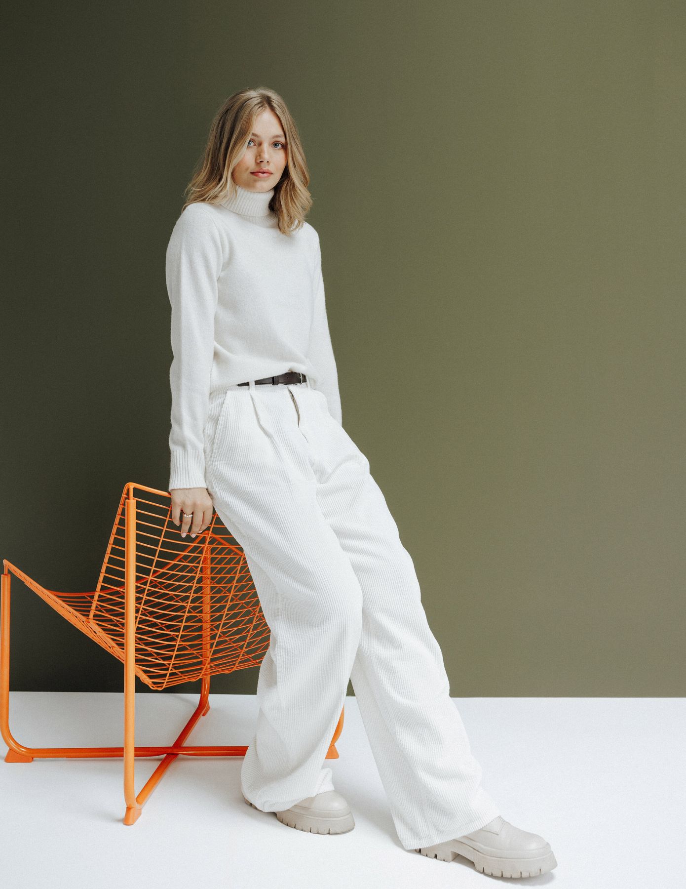 Pantalon velours wide leg &agrave; pinces