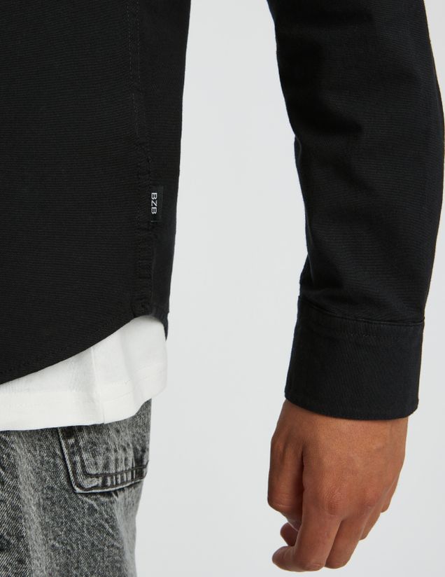 Chemise unie ajust&eacute;e