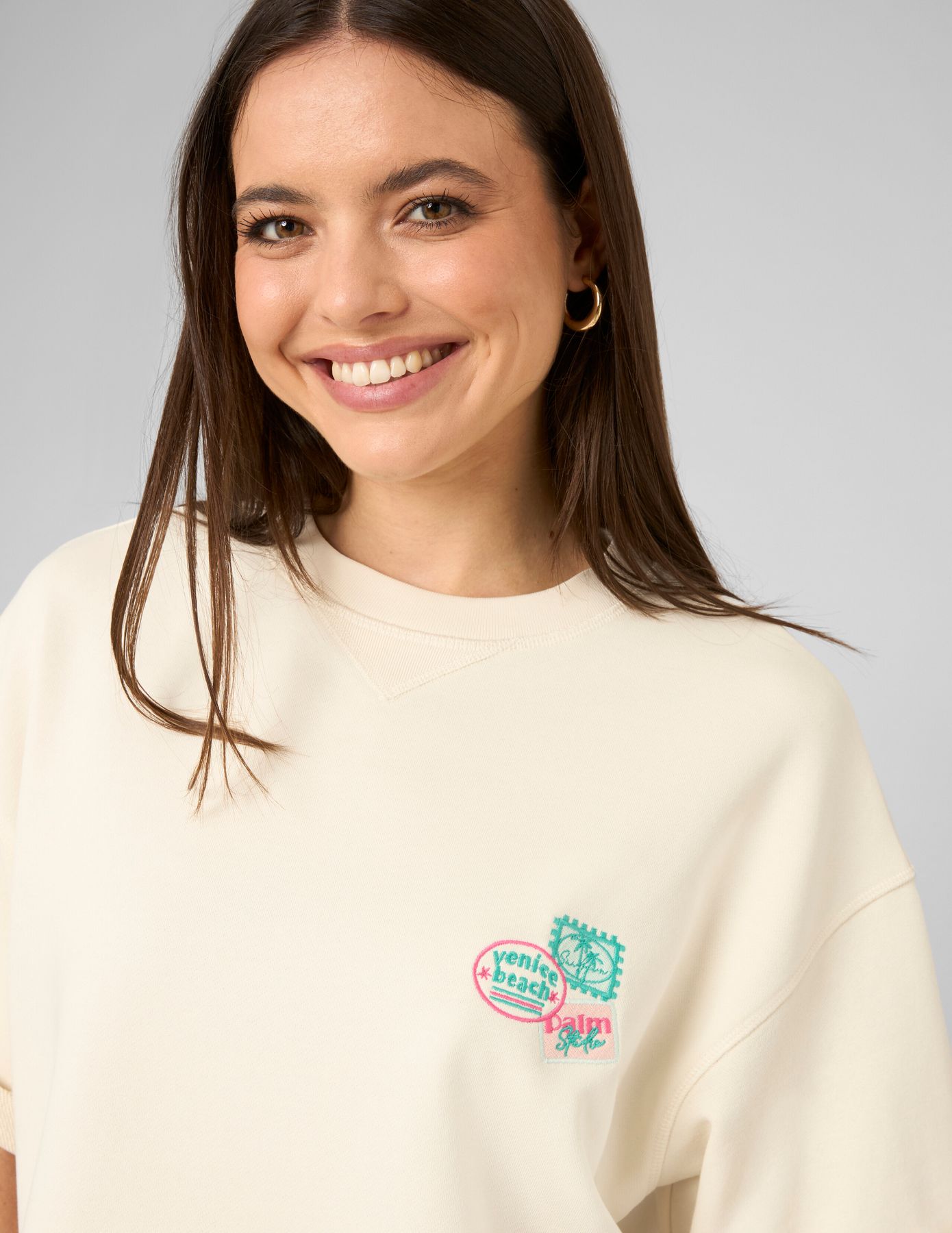 Sweat brod&eacute; manches courtes