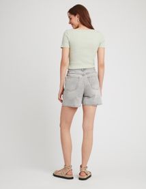 Short en jean brodé