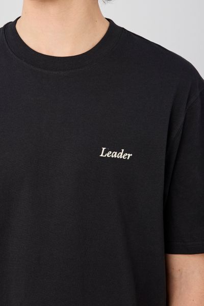 T-shirt broderie poitrine